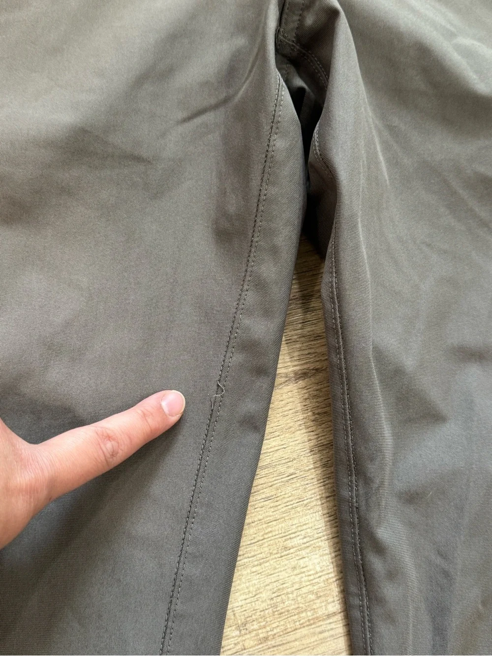 Vuori Men's Slim Chino Pants in Dark Gray